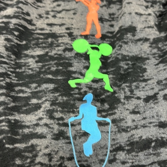 gym t-shirt Women's sleeveless in gray with exercise figures size M - Picture 4 of 9